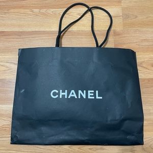 EUC Unisex Size Medium Chanel Signature Paper Shopping Bag In Black